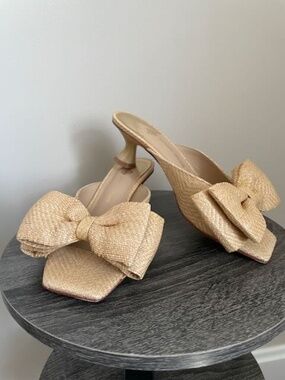 NEW Antonio Melani Kitten Heels